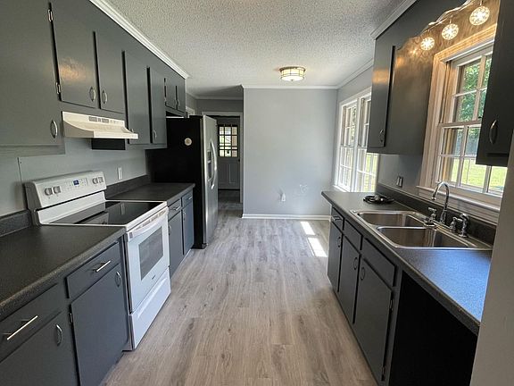 3rd image of 504 Bonanza Cir