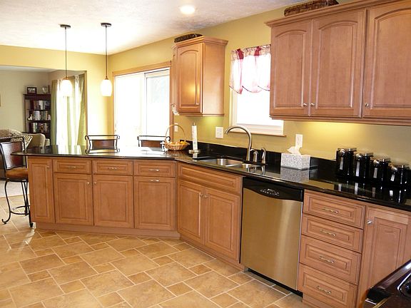 4th image of 110 Valley Forge Dr