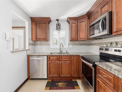 155 Heath Ave, Warwick, RI, 02888