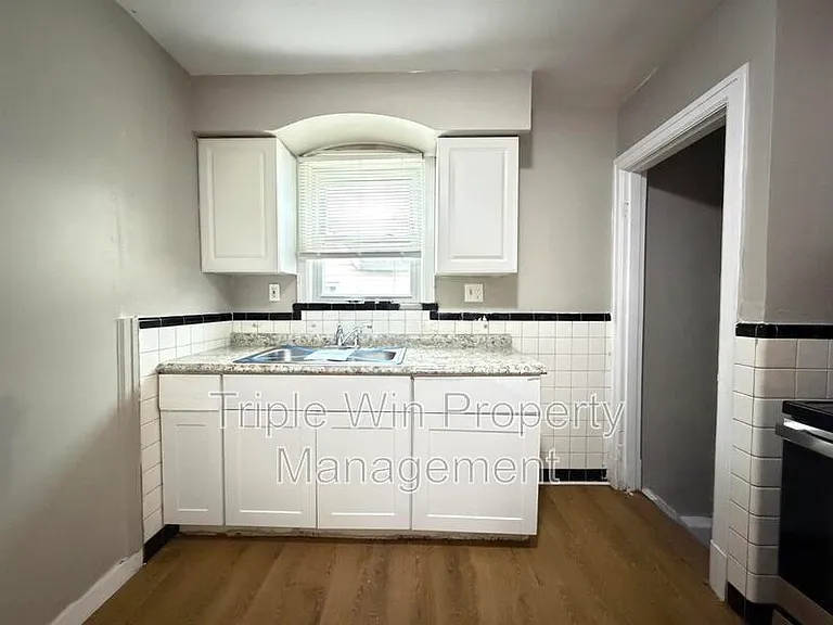 2527 Switzer Ave — Photo 18