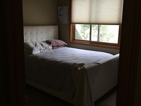 Basement guest bedroom