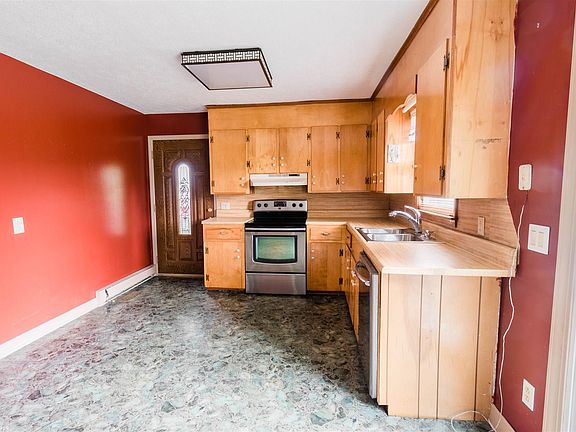 2nd image of 5443 Lovell Dr