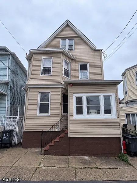 47 N York St — Photo 4