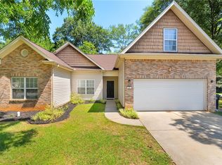 57 Seminole Dr, Simpsonville, SC 29680