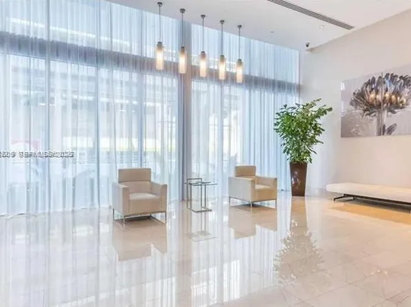 1111 SW 1st Ave, Miami, FL