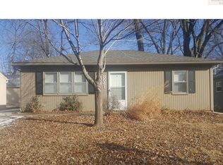 8541 Grandview Ave, Overland Park, KS 66212