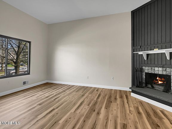 4th image of 173 Clubhouse Dr