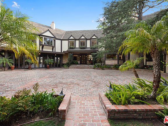3rd image of 2781 Benedict Canyon Dr