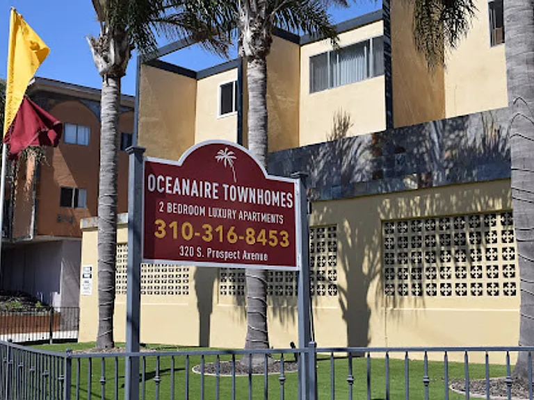 Oceanaire Townhomes — Photo 4