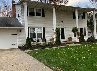 5960 Blakley Dr, Highland Heights, OH
