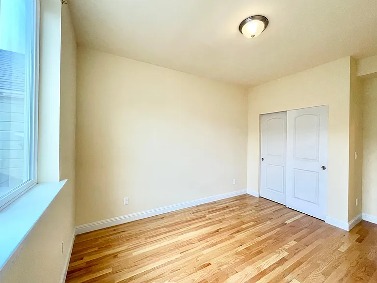 405 Lisbon St — Photo 26