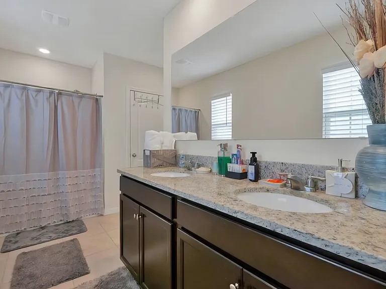 9673 Black Walnut Dr — Photo 5