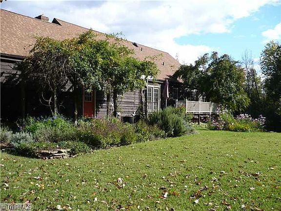 5th image of 186 McEdward Hills Dr