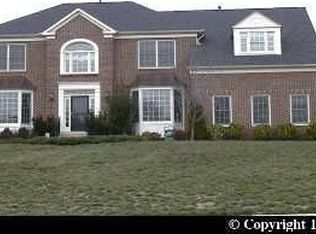 2821 Mustang Dr, Herndon, VA 20171
