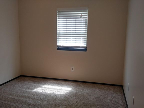 3rd image of 1813 Treetop Dr APT 12B