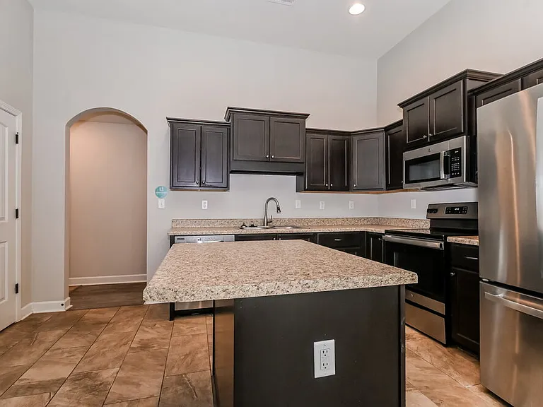 1405 Switzer Cv — Photo 7
