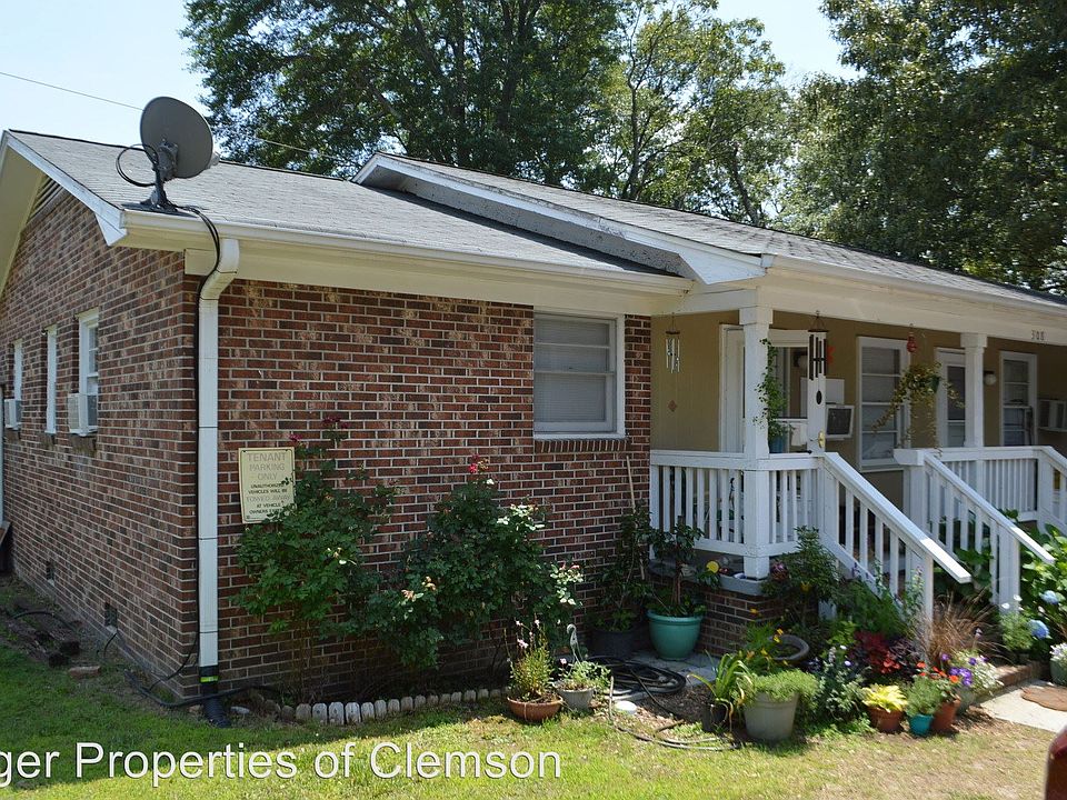 2nd image of 308 Crawford Ct #1