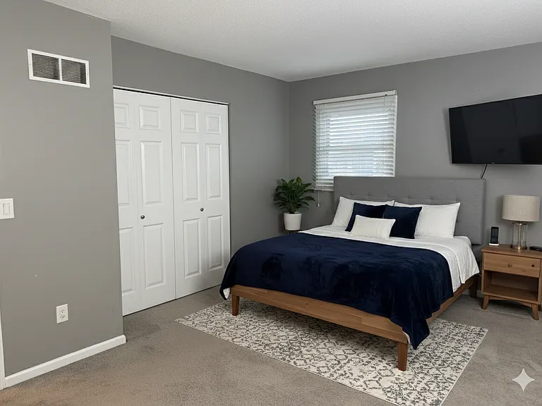 Upstairs bedroom 1