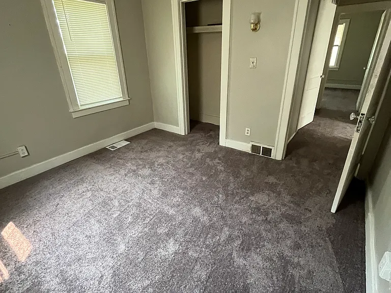 137 Parkdale Ave — Photo 6
