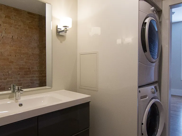 1121 Walnut St #3 — Photo 13