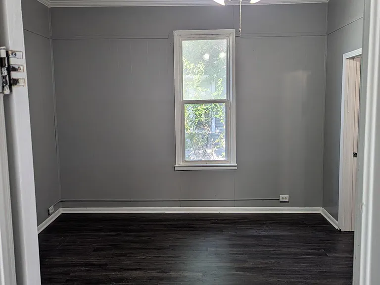402 E Pennell St — Photo 8