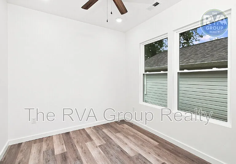 1609 Rogers St — Photo 15