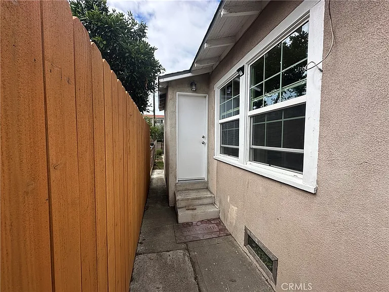 656 W 13th St — Photo 13