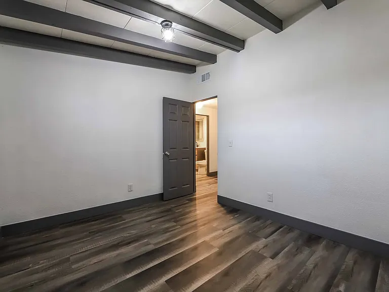 612 N Bruce St — Photo 21