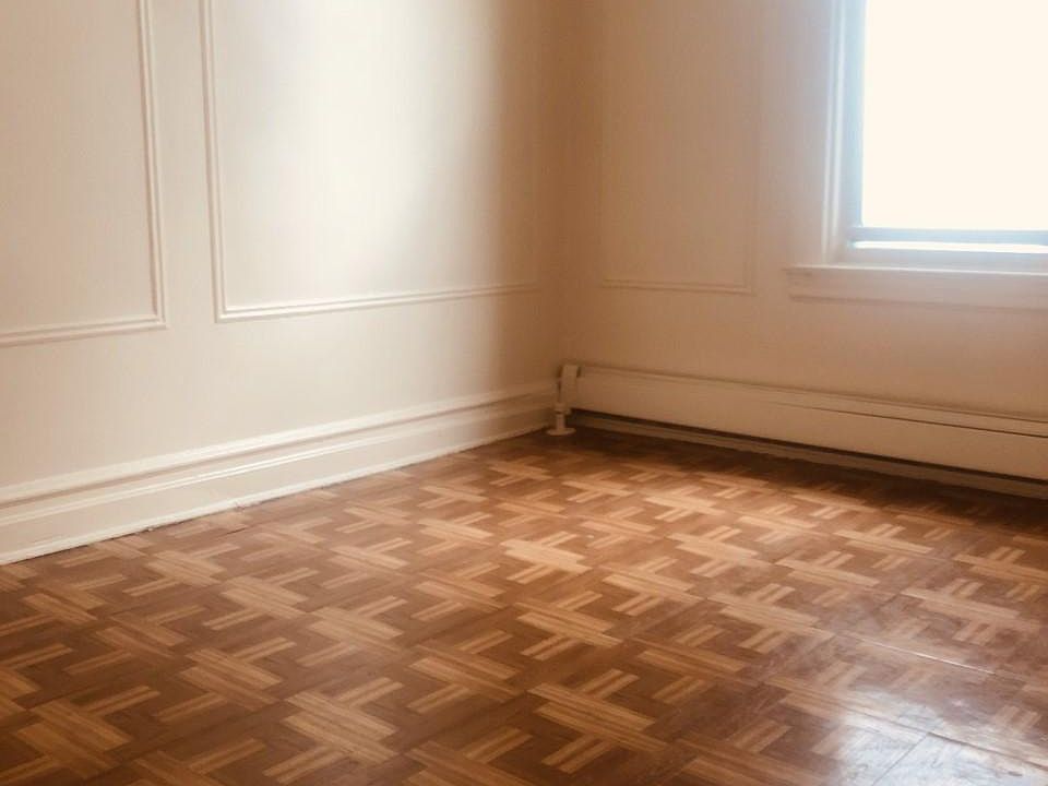 1st image of 1345 44th St