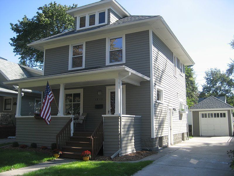 1st image of 1813 N Genesee Dr