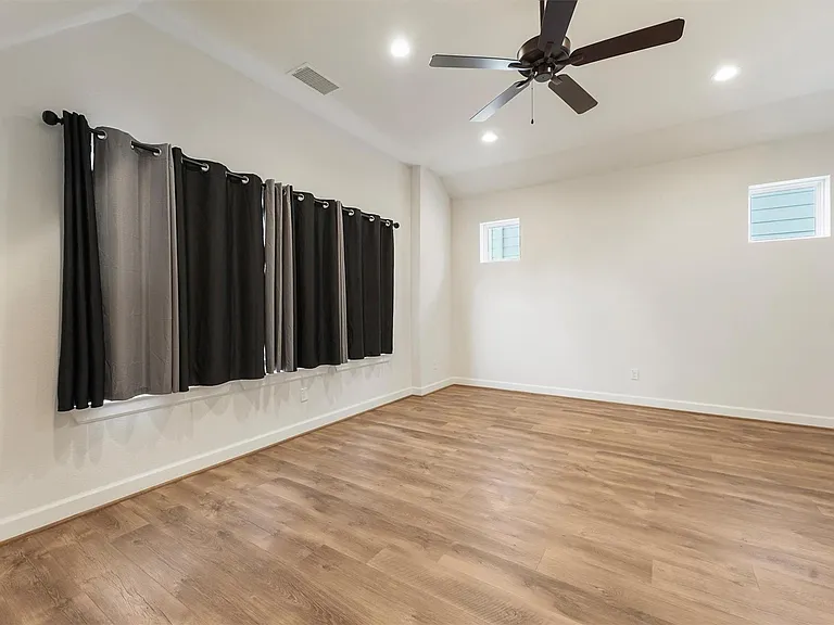 4113 Austin St — Photo 13