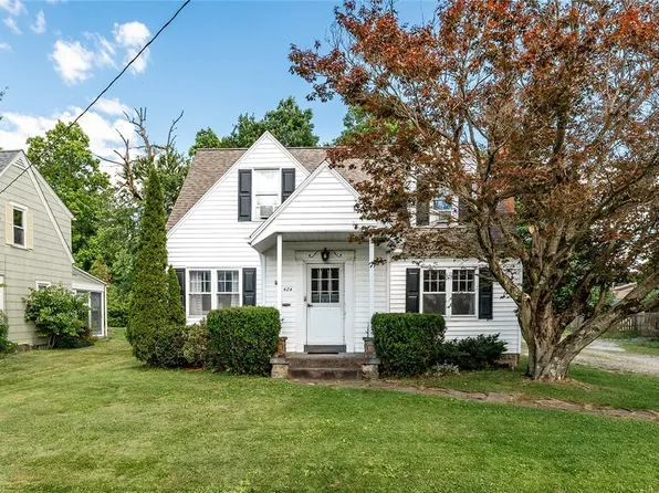 424 N Center St, Grove City, PA 16127