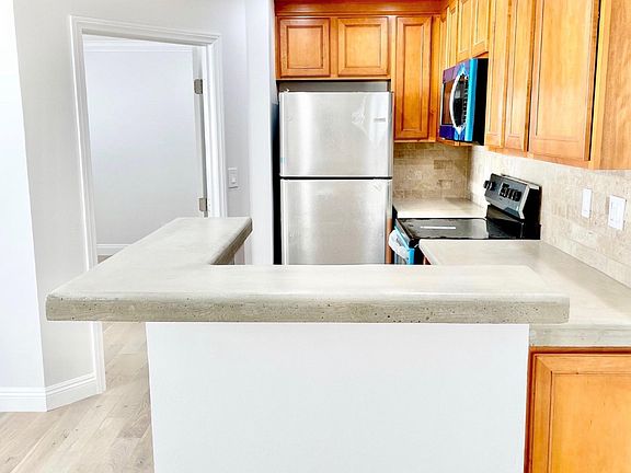 3rd image of 1540 Brockton Ave #3