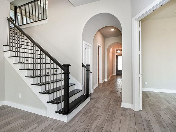 5th image of 2619 Lilac Point Ln