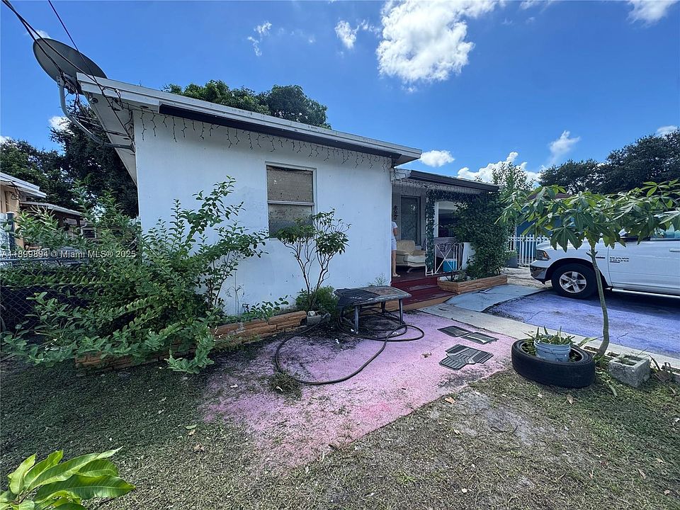 2nd image of 3274 NW 50th St