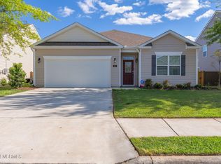 402 Ginger Dr, New Bern, NC 28560