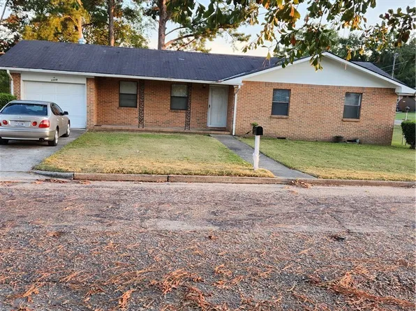 3309 Hanna St, Tuskegee, AL 36083