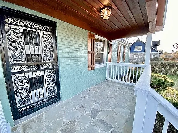 2517 W Heiman St #B — Photo 7