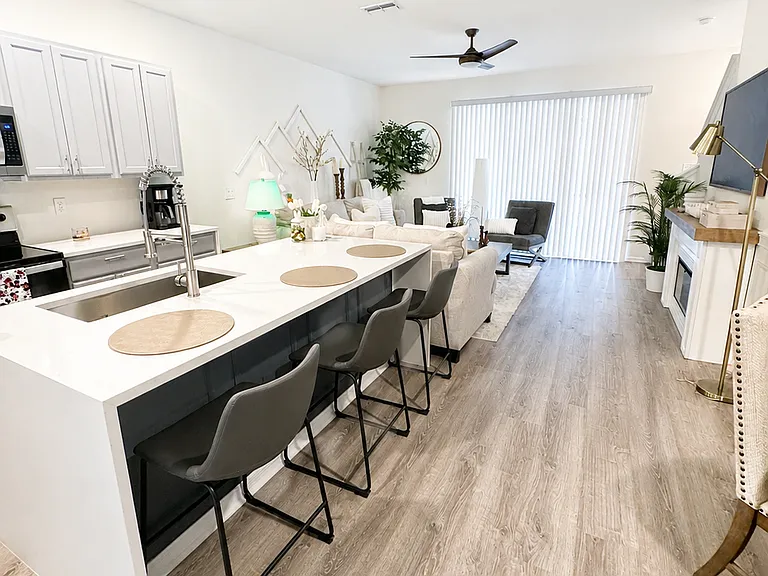 410 Feltrim Reserve Blvd — Photo 1