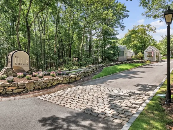91 Hillside Dr Unit 91, Wayland, MA 01778