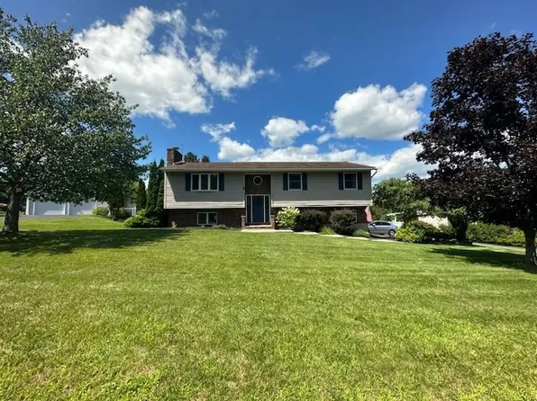 18 Rebecca Dr, Apalachin, NY 13732