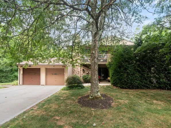 7405 Creekwood Dr #11B, North Royalton, OH 44133