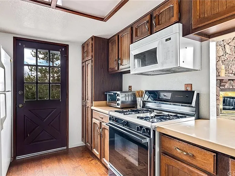 28132 Arbon Ln — Photo 4