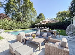 121 Ponquogue Ave #C, Hampton Bays, NY 11946