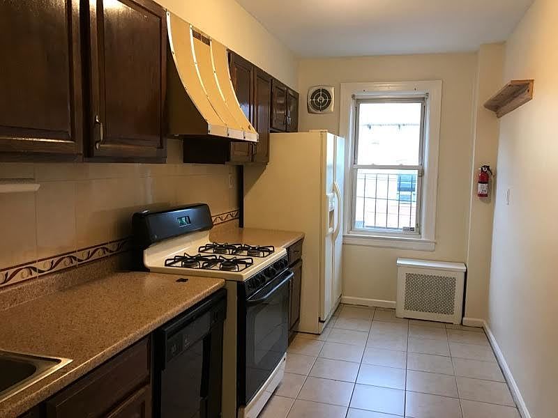 1st image of 2540 33rd St #1