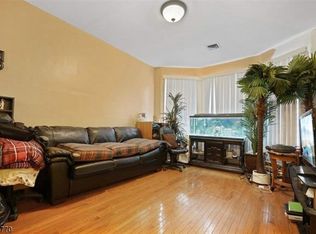 52 3rd St, Newark, NJ 07107