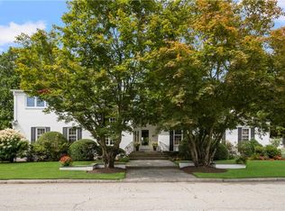 5 Barbour Dr, Providence, RI 02906