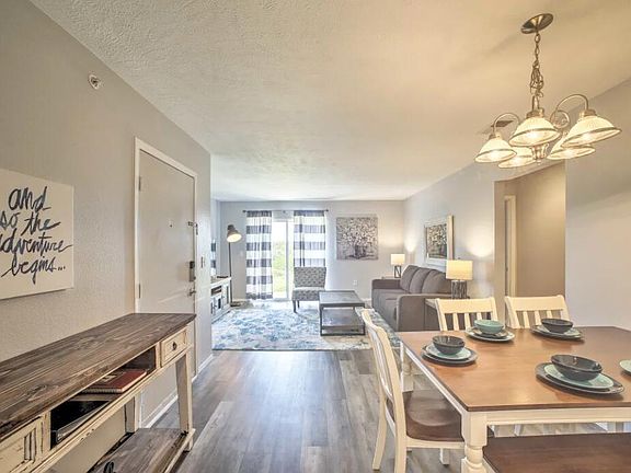 5th image of 2915 Vineyards Parkway #2