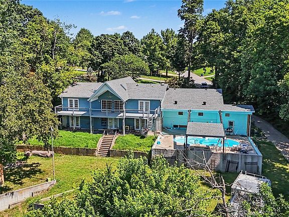 2nd image of 18019 Broadview Dr