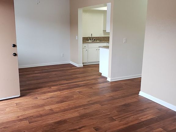 5th image of 240-248 W San Marcos Blvd #B
